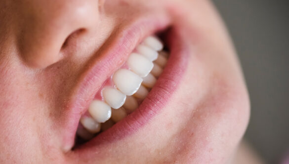 Zähne einfach erklärt: Aufbau, Gebiss, Nummerierung und Zähne bei Kindern